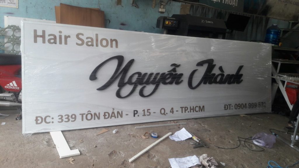 Thi công bảng hiệu mica uy tín chuyên nghiệp tại Quận 1 - HCM