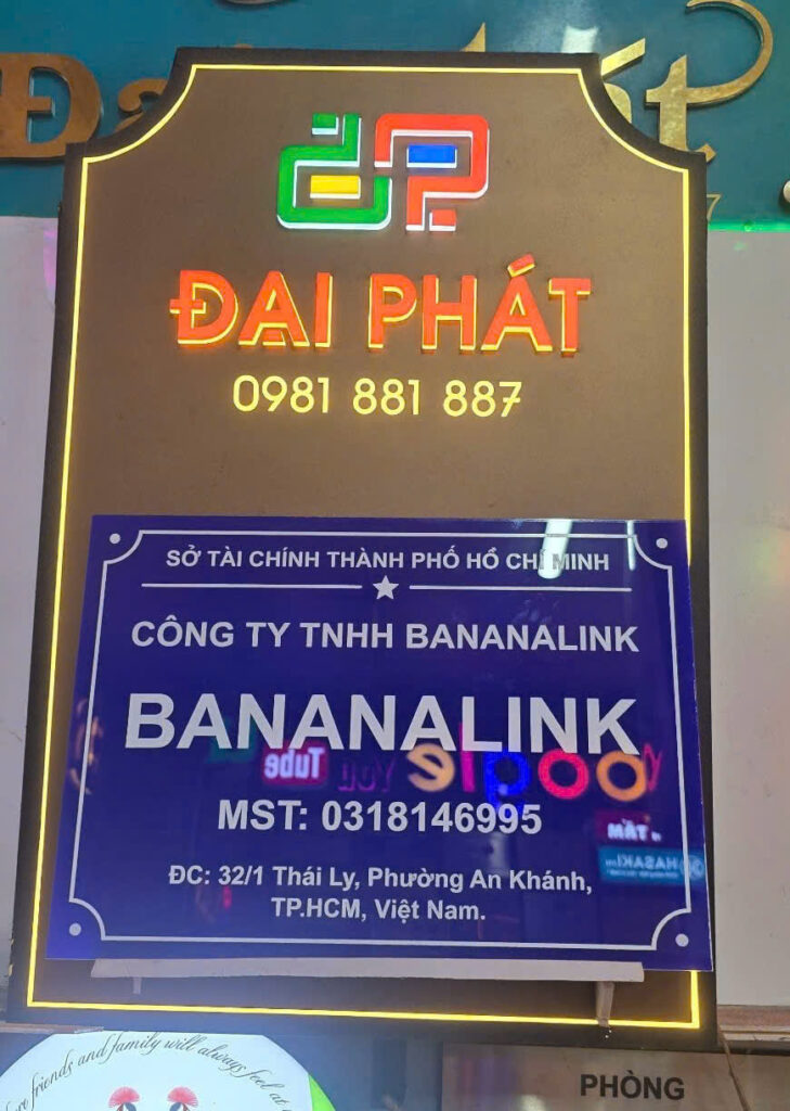 Mẫu bảng tên mica
